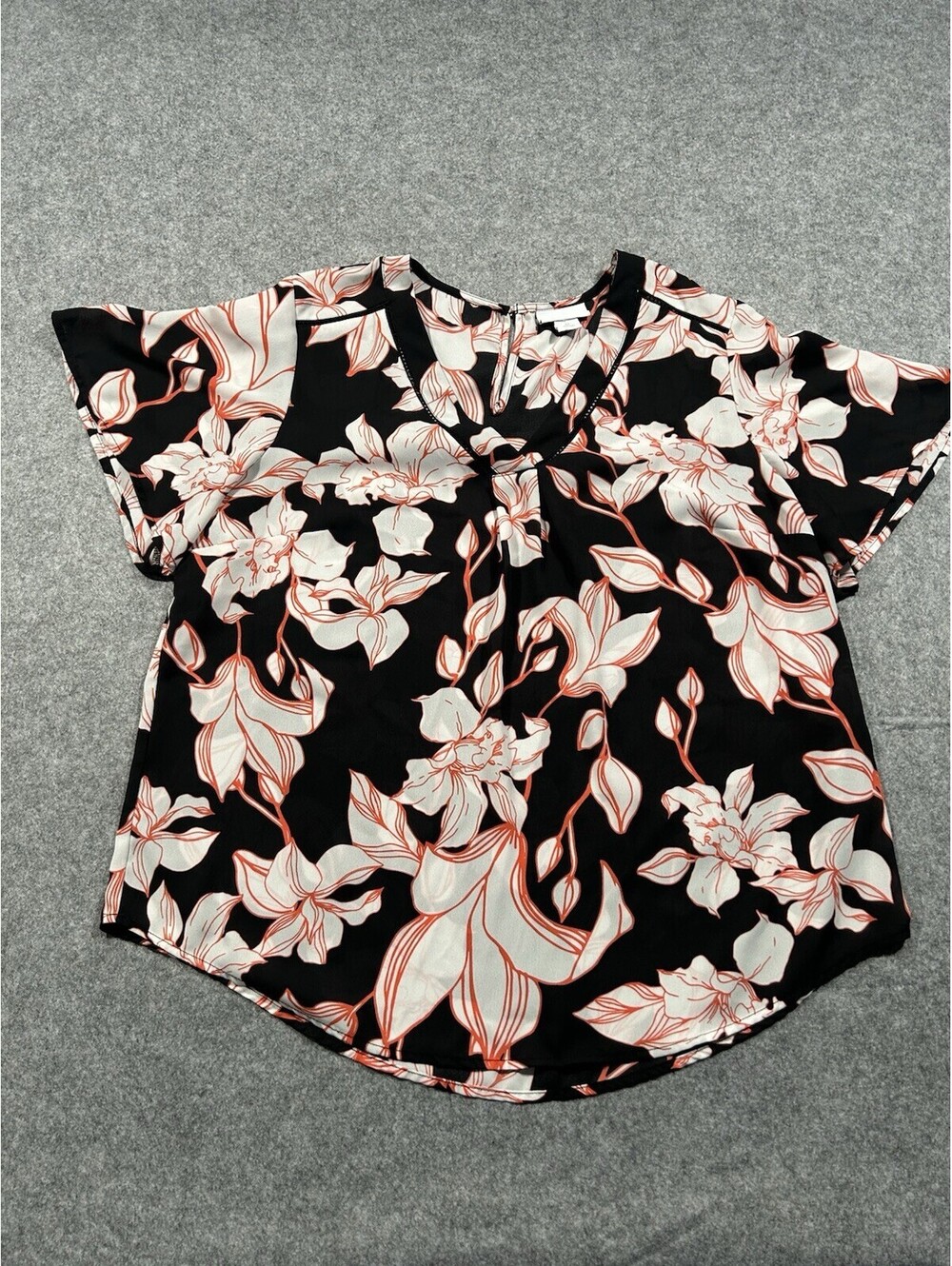 Liz Claiborne Women’s Medium Floral Print Flutter Sleeve ￼
